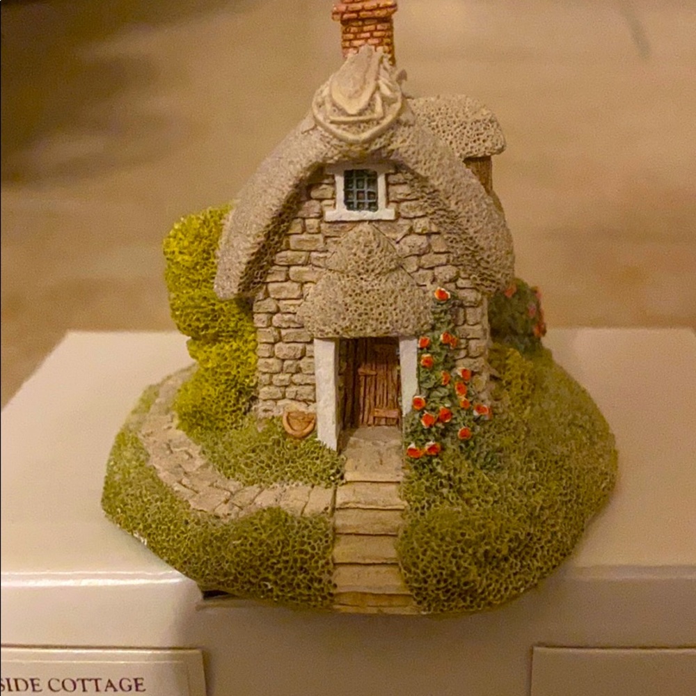 Lilliput Lane cottage